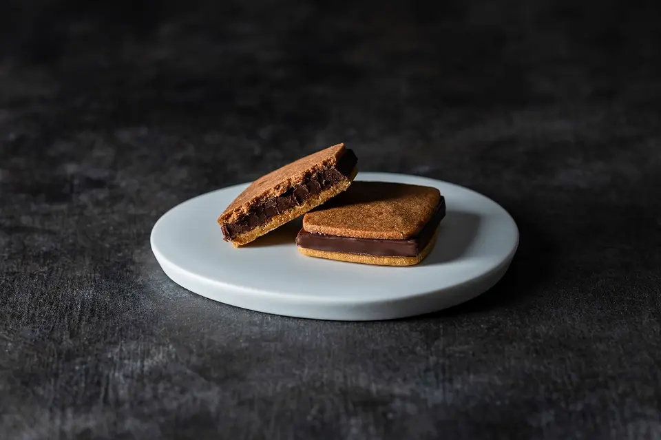 【6個入】チョコレートサンド（バニラ・四日市抹茶・ビター各2個入）_3