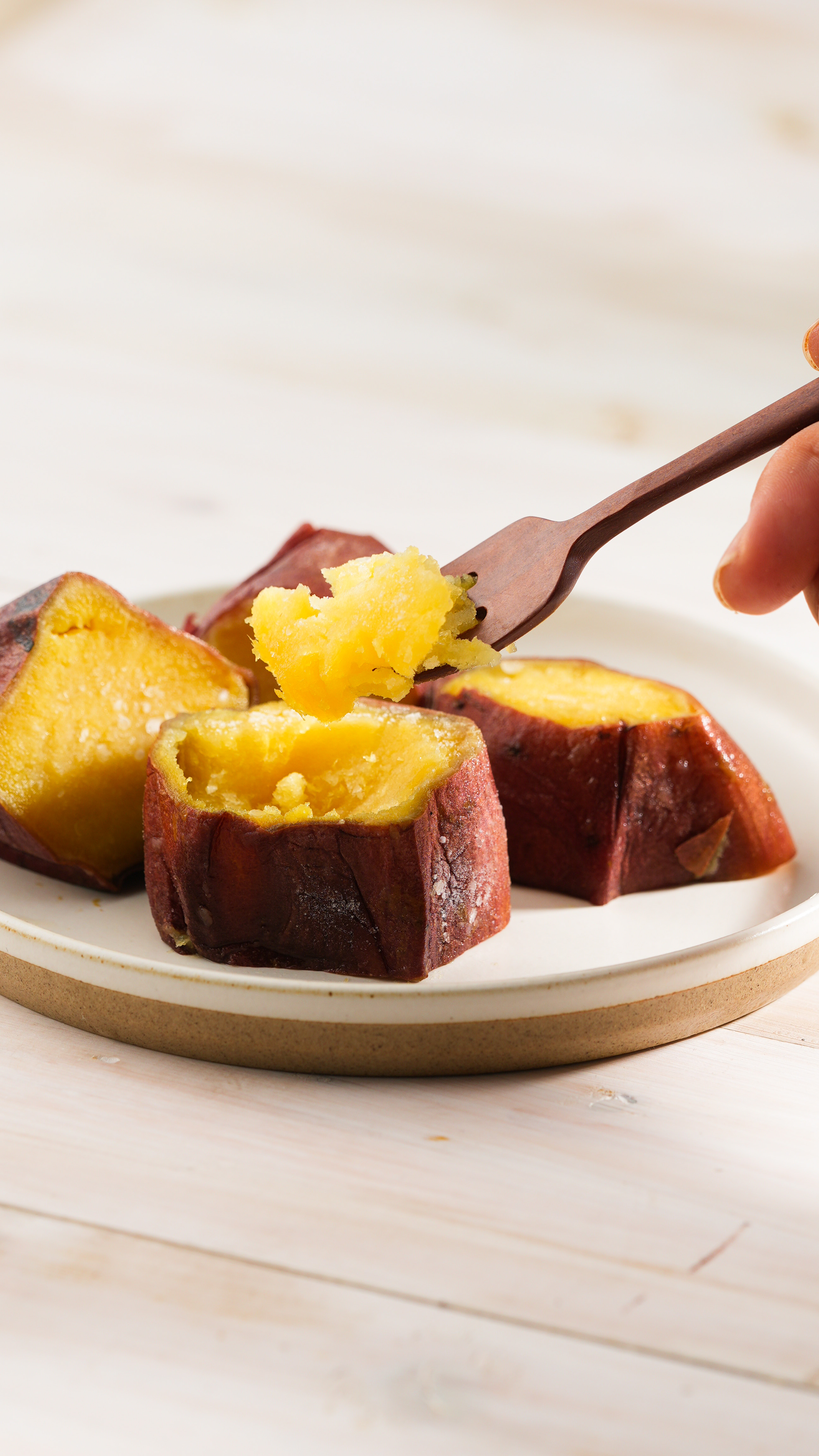 九州紅はるか焼き芋冷凍カット済で便利な食べ比べセット（約150g×4パック×2種）合計1.2kg以上（鹿児島産、熊本産）_0