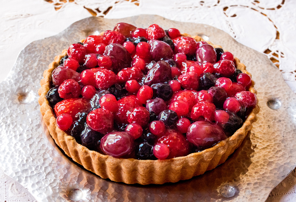  甘酸っぱいフルーツとサワークリームのタルト　17cm