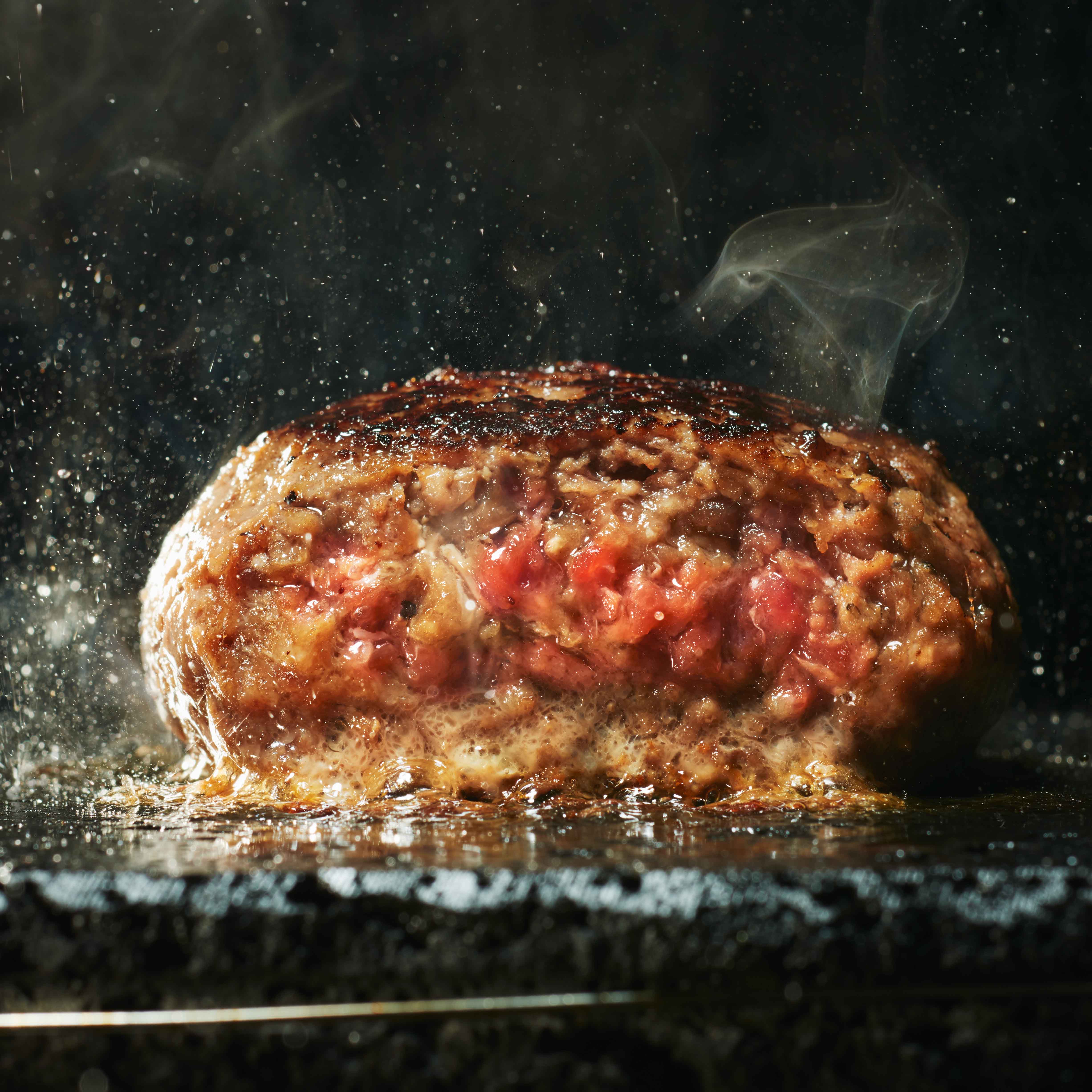 究極のひき肉で作る 牛100％ 和牛ハンバーグステーキ 120g×12個入り（プレーン120g）_0