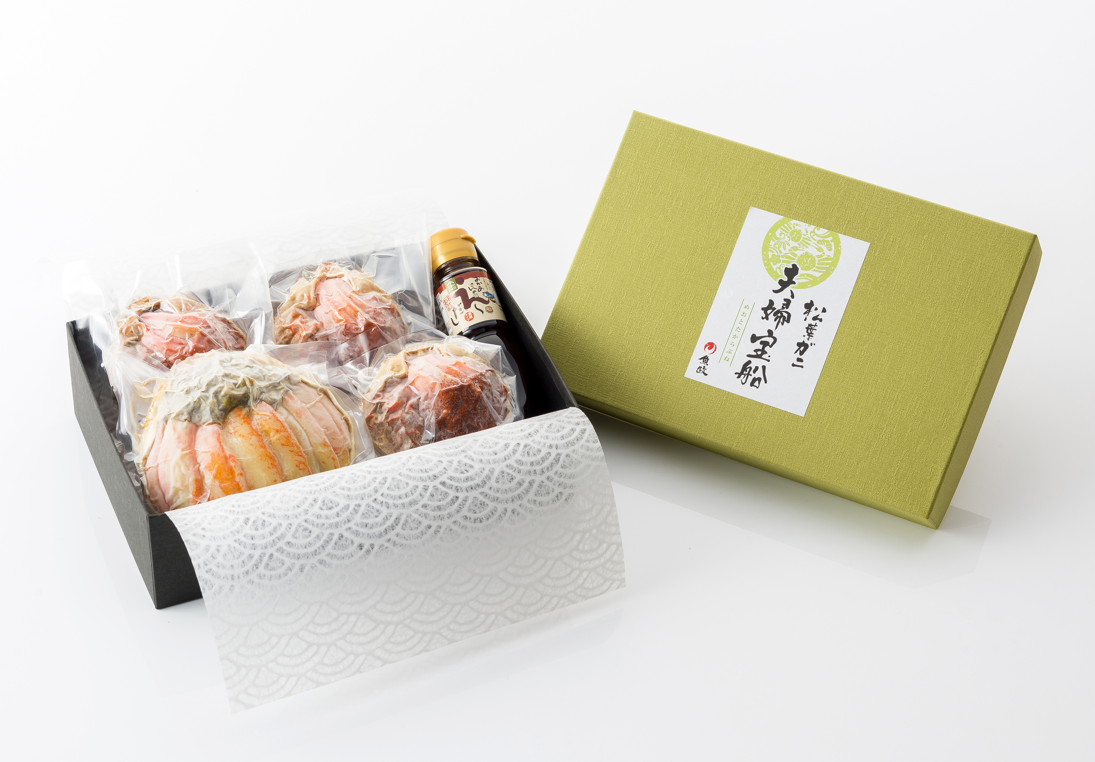 プレミアムズワイガニ 雌雄の甲羅盛り 夫婦宝船　中小サイズ（雄700g級1匹（正味240g）　雌150g級3匹使用）