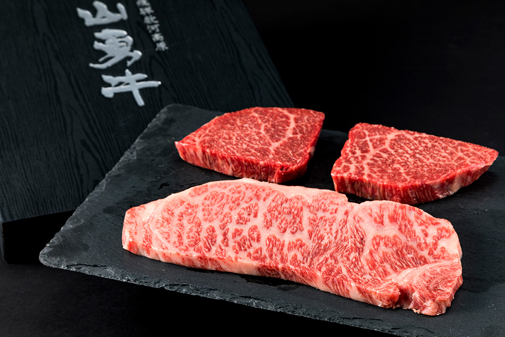最高級飛騨牛【山勇牛】赤身100g×2とサーロイン200gのステーキ食べ比べセット_0