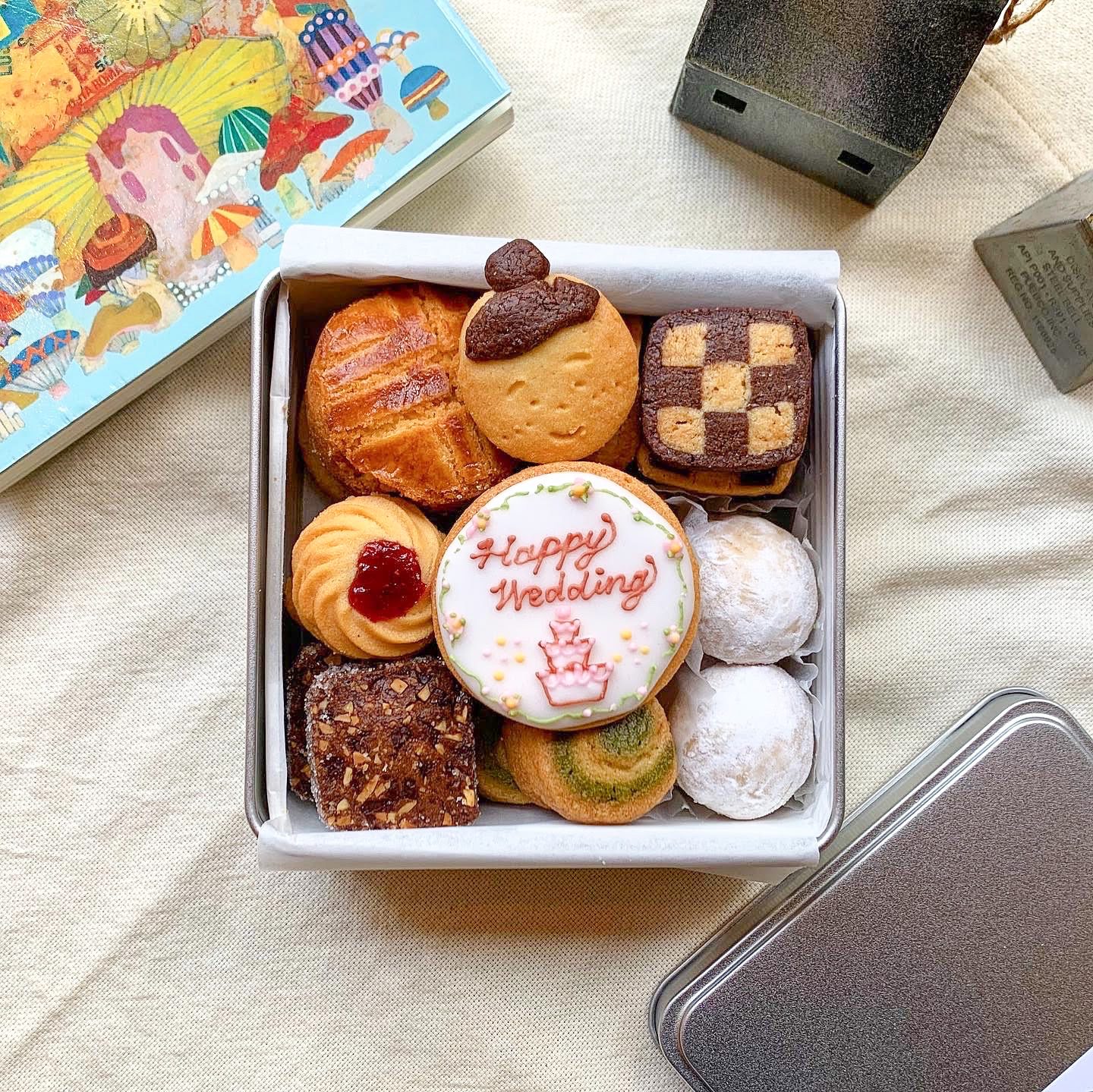 カフェのある暮らしとお菓子のお店 名入れ クッキー缶 Happy Birthday モニター審査員の口コミ 評判一覧 お取り寄せ口コミ検索 おとりよせネット 通販グルメ スイーツ ギフト 口コミ ランキング