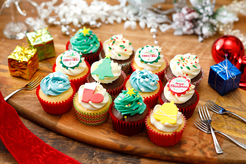 Bellas Cupcakes「【販売終了】クリスマスパーティーボックス（カップケーキ）(18個入り)」モニター審査員の口コミ・評判一覧[お取り寄せ口コミ検索]：おとりよせネット  - 通販グルメ・スイーツ・ギフト・口コミ・ランキング