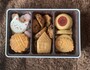 ハリネズミやネコの可愛いクッキーたち